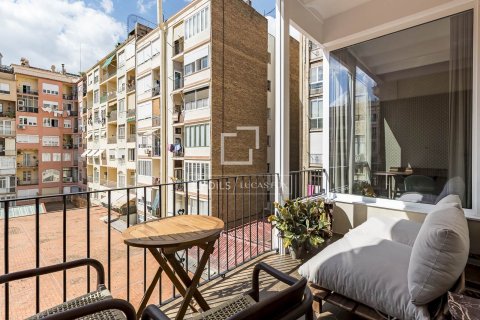 Продажа квартиры в Барселона, Испания 3 спальни, 199м2 №150780 - фото 20