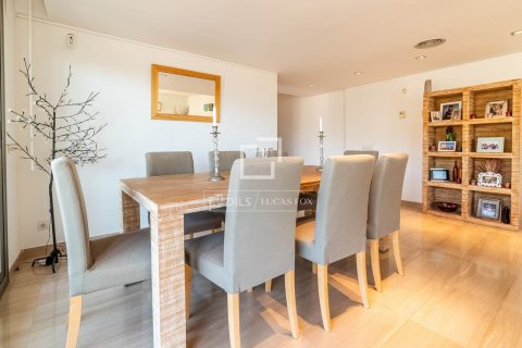 Villa for sale in Castelldefels, Barcelona, Spain 6 bedrooms, 445 sq.m. No. 150777 - photo 8