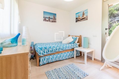 Villa for sale in Castelldefels, Barcelona, Spain 6 bedrooms, 445 sq.m. No. 150777 - photo 17