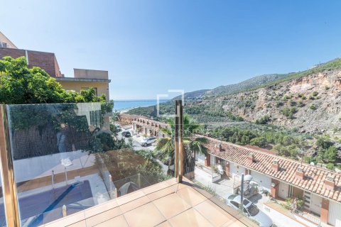 Villa for sale in Castelldefels, Barcelona, Spain 6 bedrooms, 445 sq.m. No. 150777 - photo 3