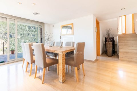 Villa for sale in Castelldefels, Barcelona, Spain 6 bedrooms, 445 sq.m. No. 150777 - photo 7