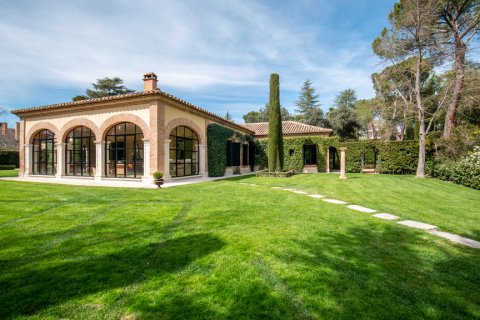 Huvila myytävänä Alcobendas, Madrid, Espanja, 8 makuuhuonetta, 1700 m2 No. 160570 - kuva 23