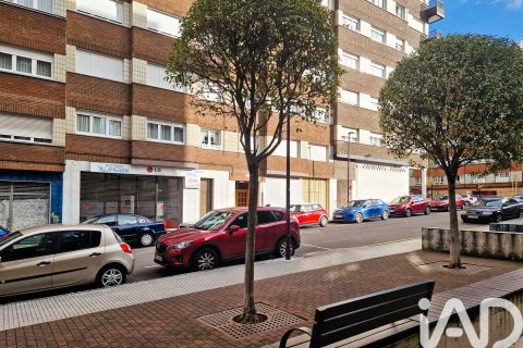 Proprietà commerciale in vendita a Gijon, Asturias, Spagna 3 camere da letto, 167 mq. N° 185508 - foto 11