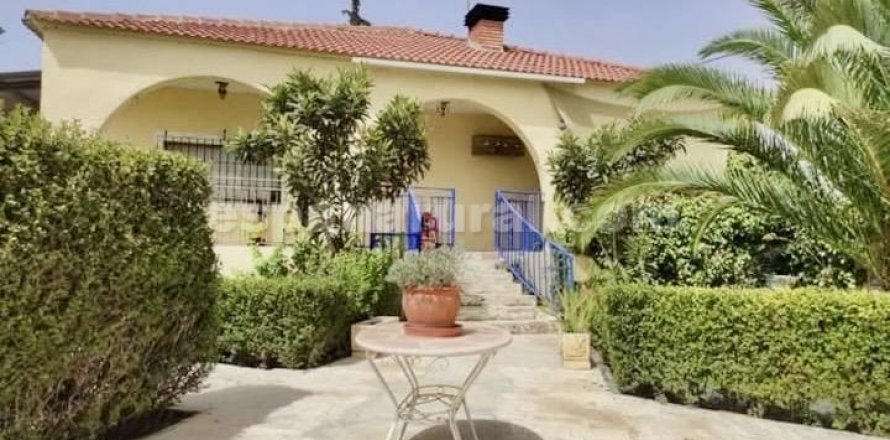 Villa Cela, Almeria, Spain 7 bedrooms, 391 sq.m. No. 113119
