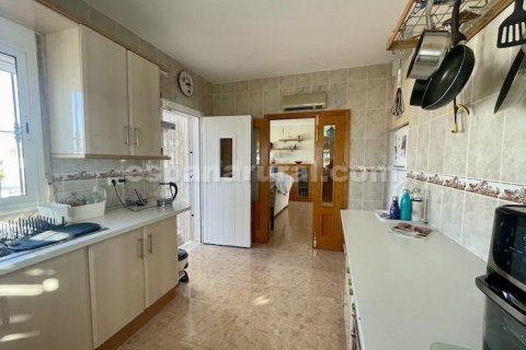 Villa till salu Albox, Almeria, Spanien 3 sovrum, 206 kvm. Nr. 113118 - foto 8