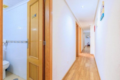 Apartamento en venta Torrevieja, Alicante, España 3 dormitorios, 98 m2 No. 113177 - foto 2