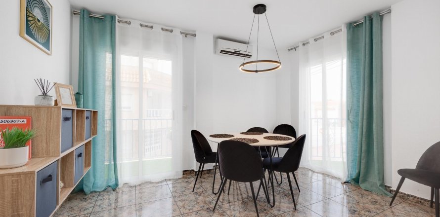 Apartment Torrevieja, Alicante, Spain 3 bedrooms, 93 sq.m. No. 113176