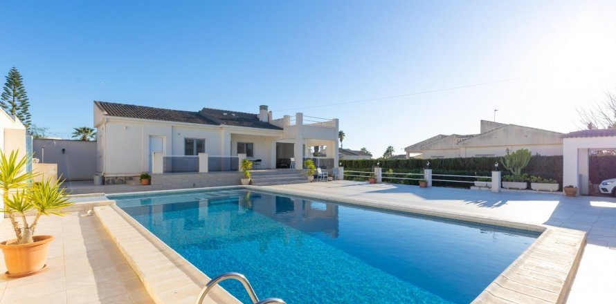 Villa La Siesta, Alicante, Espagne 3 chambres, 252 m2 No. 113180