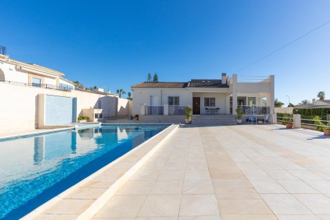Villa à vendre La Siesta, Alicante, Espagne, 3 chambres, 252 m2 No. 113180 - photo 2