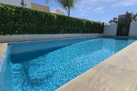 Villa à vendre à Los Montesinos, Alicante, Espagne, 3 chambres, 151 m2 No. 189180 - photo 2