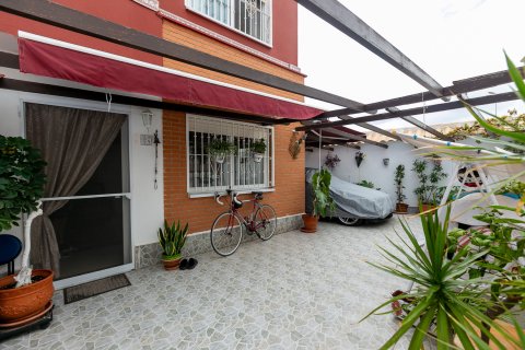 Townhouse for sale in Torrevieja, Alicante, Spain 2 bedrooms, 71 sq.m. No. 190298 - photo 2