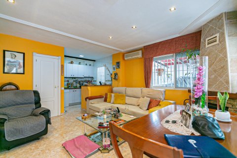 Townhouse for sale in Torrevieja, Alicante, Spain 2 bedrooms, 71 sq.m. No. 190298 - photo 5