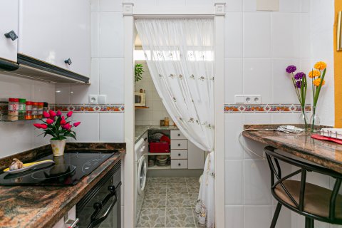Townhouse for sale in Torrevieja, Alicante, Spain 2 bedrooms, 71 sq.m. No. 190298 - photo 13