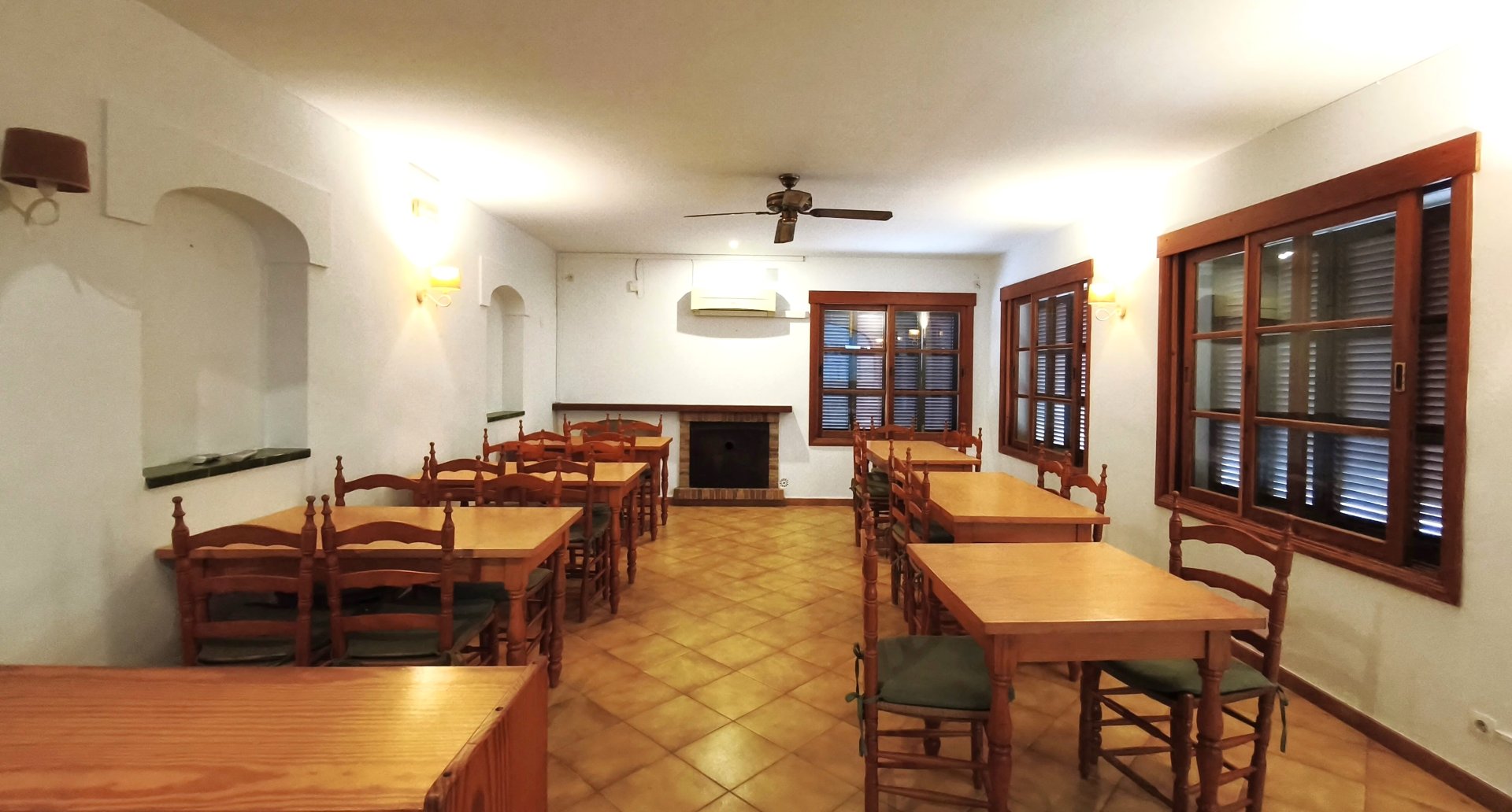 Commercial property à Cala Figuera, Mallorca, Espagne 182 m2 No. 151188