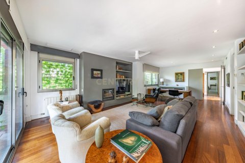 Talo myytävänä Sant Cugat Del Valles, Barcelona, Espanja, 3 makuuhuonetta, 238.95 m2 No. 191106 - kuva 4