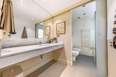 Talo myytävänä Sant Cugat Del Valles, Barcelona, Espanja, 3 makuuhuonetta, 238.95 m2 No. 191106 - kuva 20