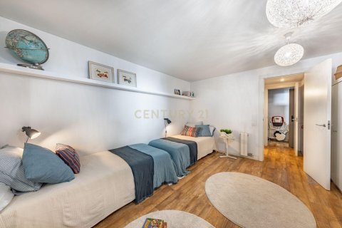 Talo myytävänä Sant Cugat Del Valles, Barcelona, Espanja, 3 makuuhuonetta, 238.95 m2 No. 191106 - kuva 23