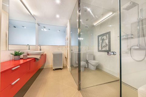 Talo myytävänä Sant Cugat Del Valles, Barcelona, Espanja, 3 makuuhuonetta, 238.95 m2 No. 191106 - kuva 19