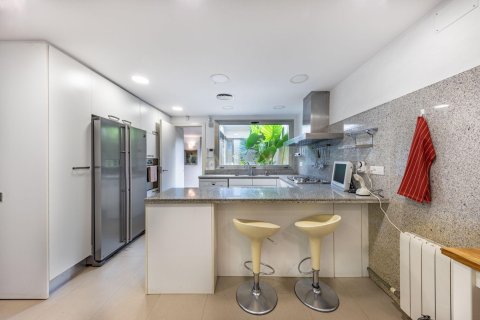 Talo myytävänä Sant Cugat Del Valles, Barcelona, Espanja, 3 makuuhuonetta, 238.95 m2 No. 191106 - kuva 13