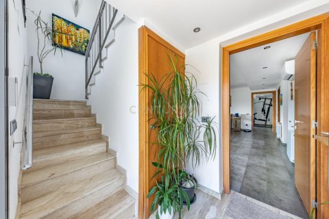 Talo myytävänä Llica D'amunt, Barcelona, Espanja, 7 makuuhuonetta, 228.6 m2 No. 191103 - kuva 3
