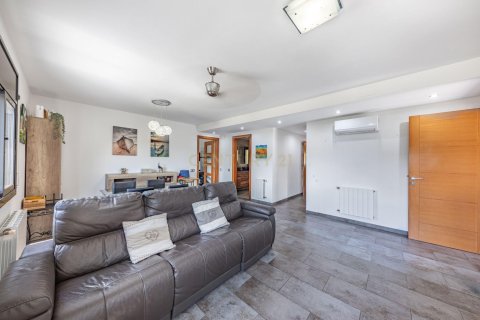 Talo myytävänä Llica D'amunt, Barcelona, Espanja, 7 makuuhuonetta, 228.6 m2 No. 191103 - kuva 6