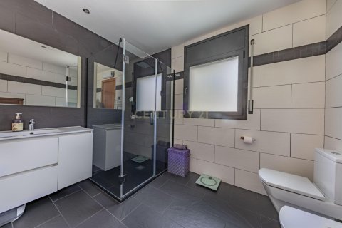 Talo myytävänä Llica D'amunt, Barcelona, Espanja, 7 makuuhuonetta, 228.6 m2 No. 191103 - kuva 30