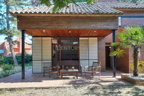 Talo myytävänä Les Franqueses Del Valles, Barcelona, Espanja, 5 makuuhuonetta, 265 m2 No. 191105 - kuva 4