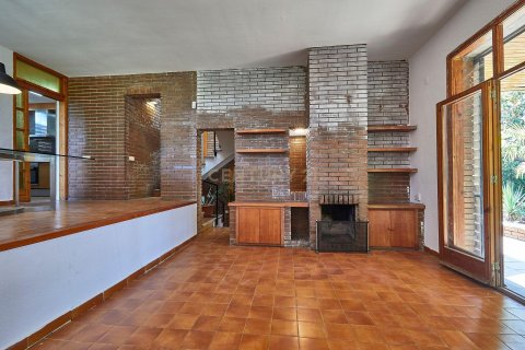 Talo myytävänä Les Franqueses Del Valles, Barcelona, Espanja, 5 makuuhuonetta, 265 m2 No. 191105 - kuva 5