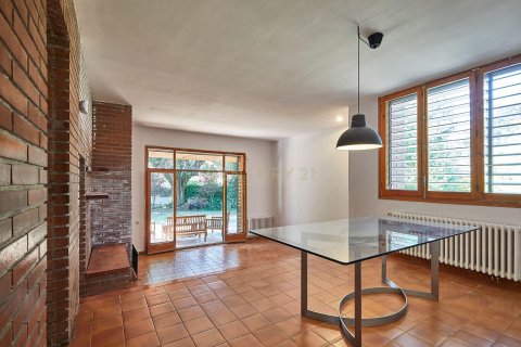 Talo myytävänä Les Franqueses Del Valles, Barcelona, Espanja, 5 makuuhuonetta, 265 m2 No. 191105 - kuva 3