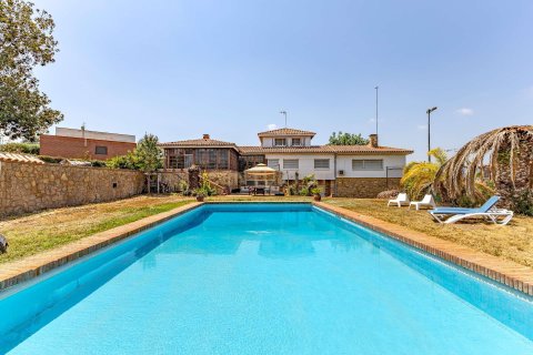 Apartamento en venta en L'Ametlla del Vallès, Barcelona, España 5 dormitorios, 1342 m2 No. 191104 - foto 2