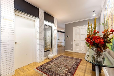 Apartamento en venta en L'Ametlla del Vallès, Barcelona, España 5 dormitorios, 1342 m2 No. 191104 - foto 3