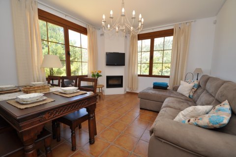 Villa for sale in Castalla, Alicante, Spain 5 bedrooms, 171 sq.m. No. 190257 - photo 13