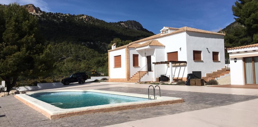 Villa in Castalla, Alicante, Spain 5 bedrooms, 171 sq.m. No. 190257