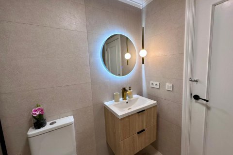 Apartment for sale in Torrevieja, Alicante, Spain 2 bedrooms, 65 sq.m. No. 190258 - photo 11