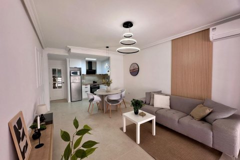 Apartment for sale in Torrevieja, Alicante, Spain 2 bedrooms, 65 sq.m. No. 190258 - photo 22