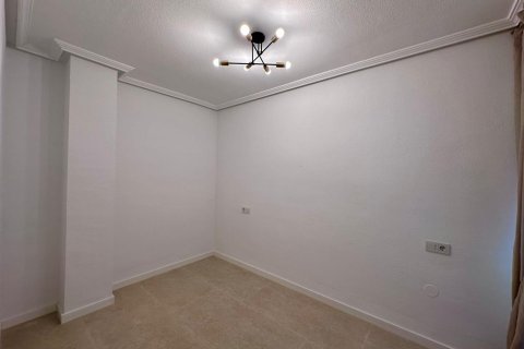 Apartment for sale in Torrevieja, Alicante, Spain 2 bedrooms, 65 sq.m. No. 190258 - photo 14