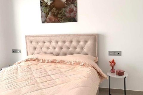 Продажа квартиры в Пилар де ла Орадада, Аликанте, Испания 2 спальни, 64м2 №119712 - фото 11