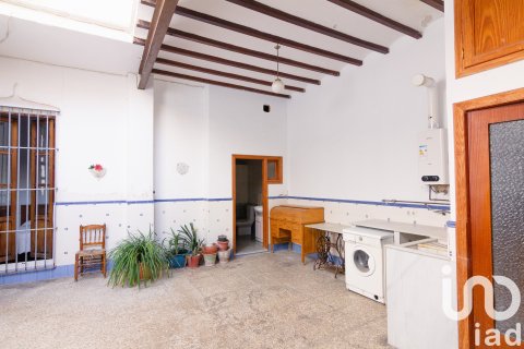 House for sale in La Font D'en Carros, Valencia, Spain 6 bedrooms, 269 sq.m. No. 185907 - photo 13