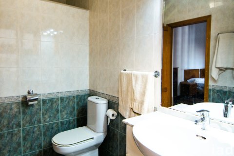 House for sale in La Font D'en Carros, Valencia, Spain 6 bedrooms, 269 sq.m. No. 185907 - photo 15