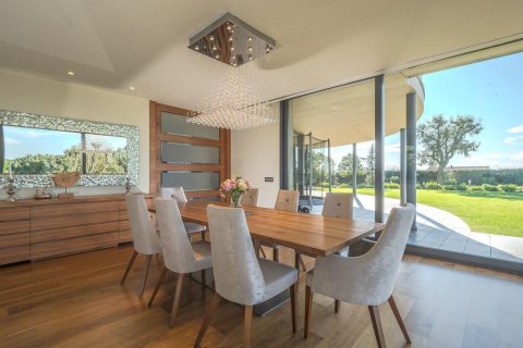 Villa for sale in Barcelona, Spain 5 bedrooms, 958 sq.m. No. 180626 - photo 8