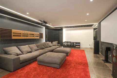 Villa for sale in Barcelona, Spain 5 bedrooms, 958 sq.m. No. 180626 - photo 14