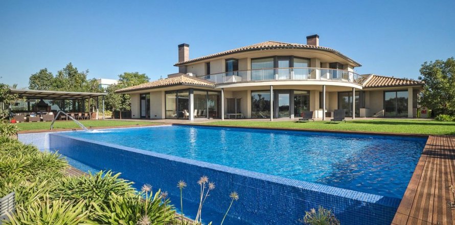 Villa in Barcelona, Spain 5 bedrooms, 958 sq.m. No. 180626