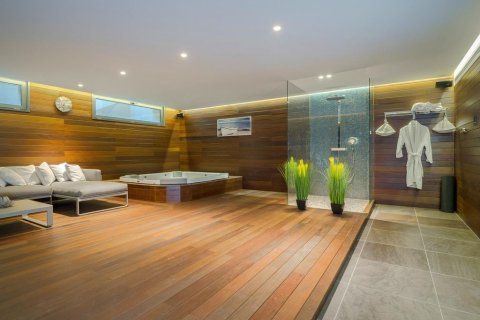 Villa for sale in Barcelona, Spain 5 bedrooms, 958 sq.m. No. 180626 - photo 12