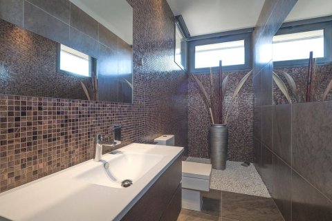 Villa for sale in Barcelona, Spain 5 bedrooms, 958 sq.m. No. 180626 - photo 11