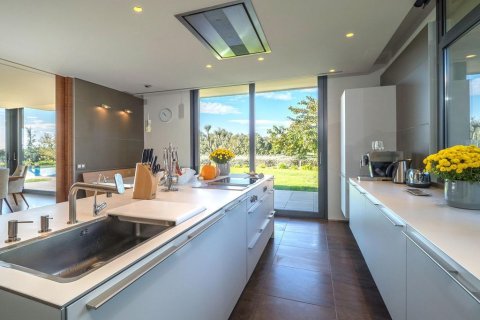 Villa for sale in Barcelona, Spain 5 bedrooms, 958 sq.m. No. 180626 - photo 7