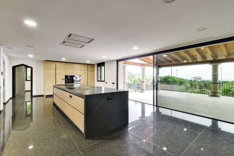 Villa en venta en Barcelona, España 8 dormitorios, 2000 m2 No. 180627 - foto 16