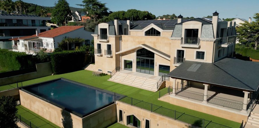 Villa en Barcelona, España 8 dormitorios, 2000 m2 No. 180627