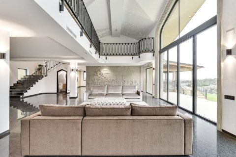 Villa en venta en Barcelona, España 8 dormitorios, 2000 m2 No. 180627 - foto 9