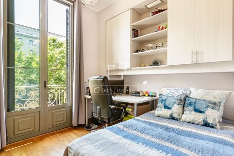 Apartament w Barcelona, Hiszpania 4 sypialnie, 130 mkw. nr 150964 – zdjęcie 12