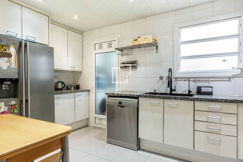 Apartament w Barcelona, Hiszpania 4 sypialnie, 130 mkw. nr 150964 – zdjęcie 9